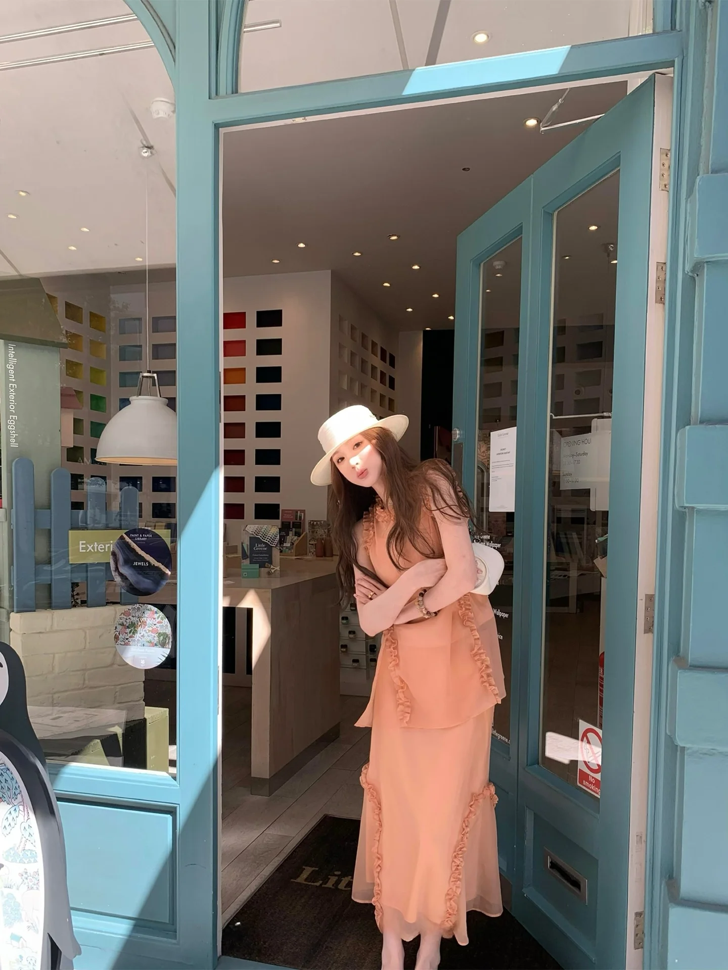 Комплект из двух предметов: топ с рюшами и юбка миди из кружева от Paris Meteorological Office, длинный модный костюм для женщин
Комплект из двух предметов: топ с рюшами и юбка миди из кружева от Paris Meteorological Office, длинный модный костюм для женщин