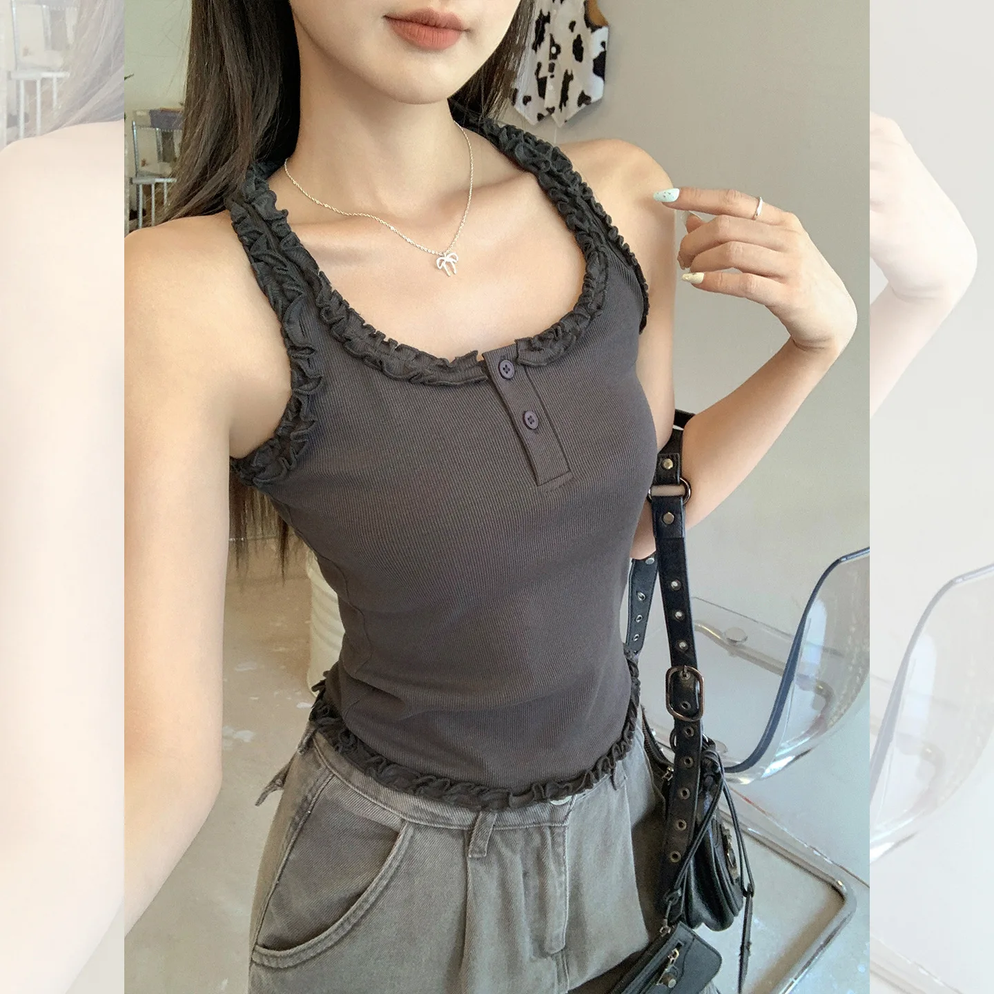 Korean Style Gray Ruffled Small Camisole for Women 2025 New Unique Design Slimming Sleeveless Top for Women
Korean Style Gray Ruffled Small Camisole for Women 2025 New Unique Design Slimming Sleeveless Top for Women