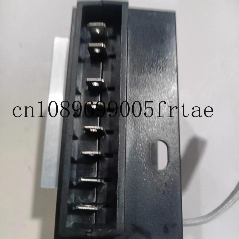 LP-DCB3Q DC 12/24 В автомобильный инверторный драйвер компрессора для холодильника
LP-DCB3Q DC 12/24 В автомобильный инверторный драйвер компрессора для холодильника