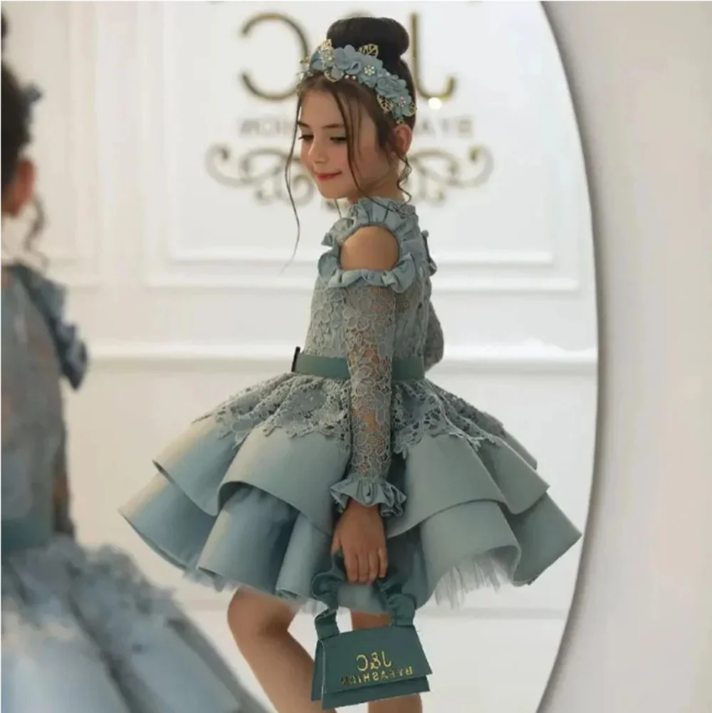 Customized Cute Flower Girl Dresses For Wedding Lace Off Shoulder Full Sleeves Kids Birthday Party First Communion Pageant Gown
Customized Cute Flower Girl Dresses For Wedding Lace Off Shoulder Full Sleeves Kids Birthday Party First Communion Pageant Gown