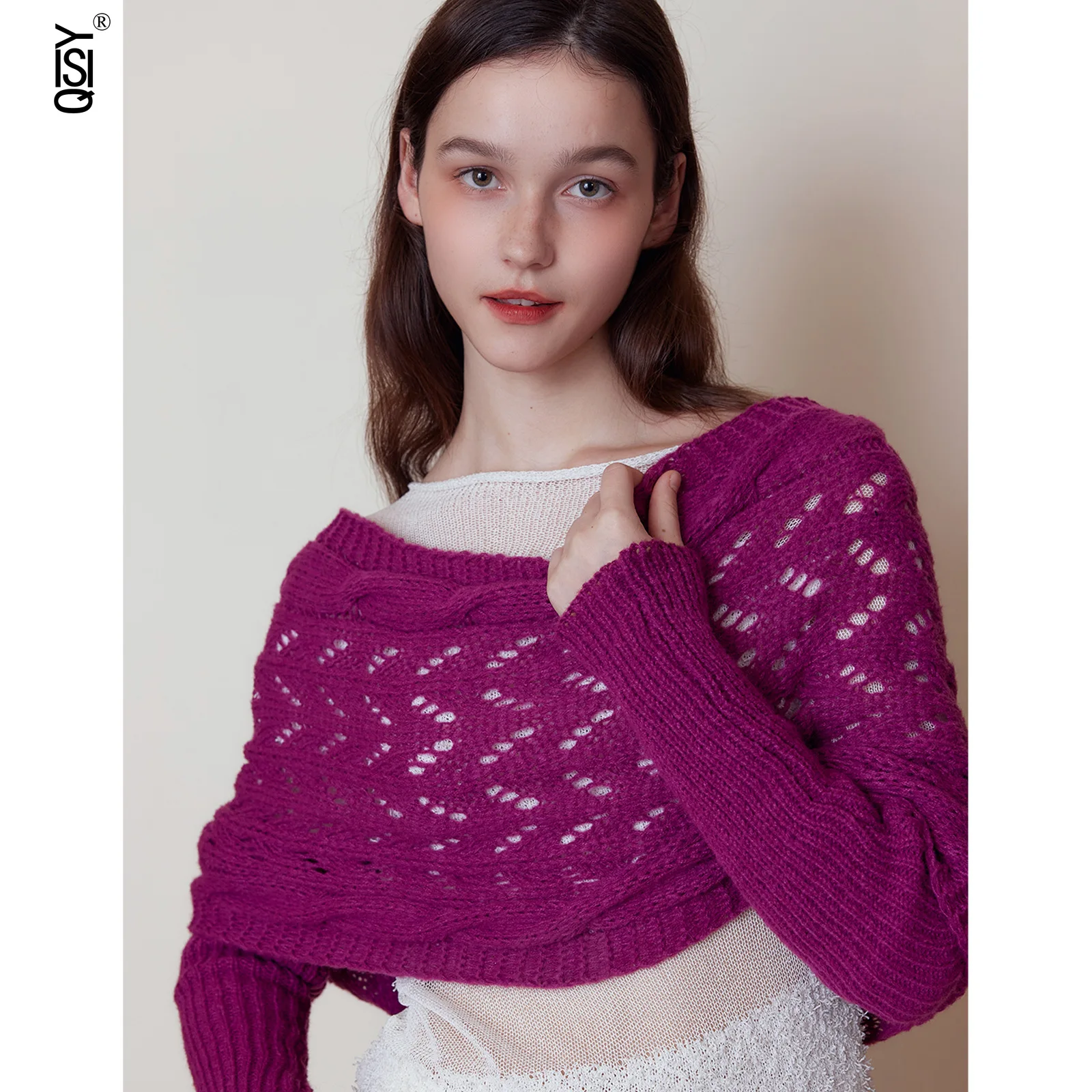 For The Autumn and Winter of 2025, A Long-sleeved, Hollowed-out Knitted Shawl Is Worn Around Scarf
For The Autumn and Winter of 2025, A Long-sleeved, Hollowed-out Knitted Shawl Is Worn Around Scarf