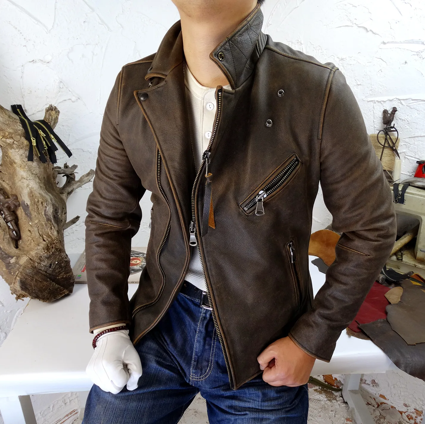 Tea core cowhide luxury heavy industry pure hand-made old American retro Kaji men's genuine leather jacket
Tea core cowhide luxury heavy industry pure hand-made old American retro Kaji men's genuine leather jacket
