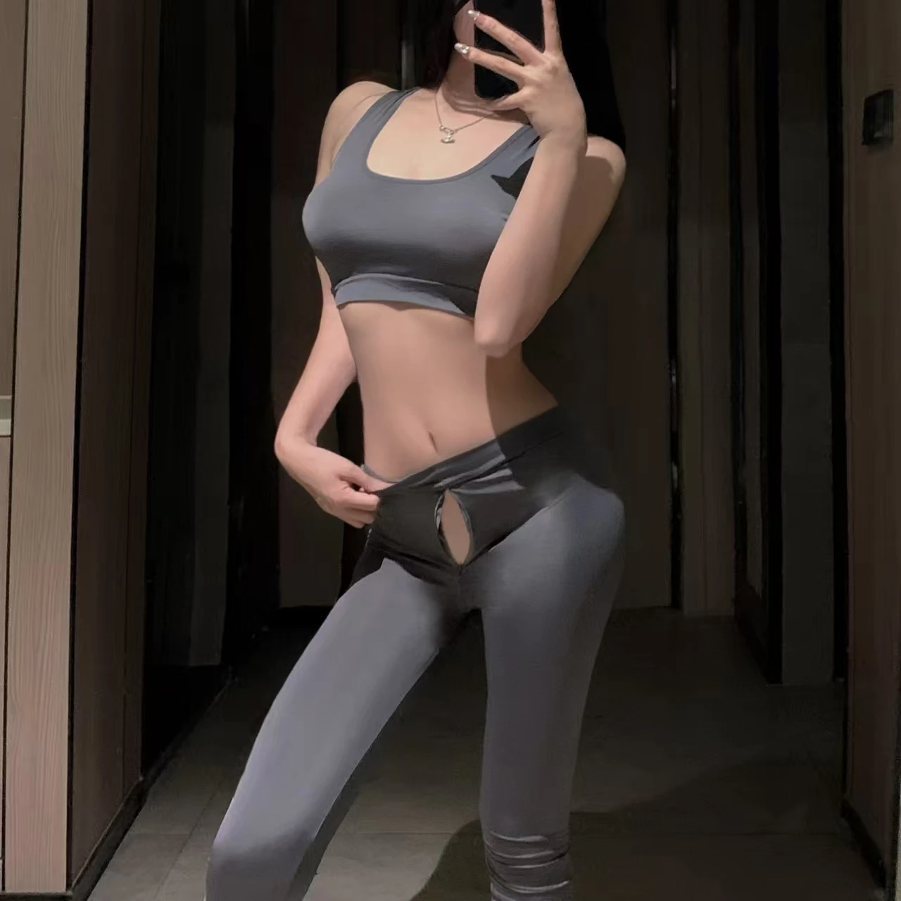 New Women Sexy Yoga Cosplay Lingerie Black and Gray Smooth Zipper Open Crotch Yoga Pants Underwear Stockings Sexy Pants Hotpants
New Women Sexy Yoga Cosplay Lingerie Black and Gray Smooth Zipper Open Crotch Yoga Pants Underwear Stockings Sexy Pants Hotpants