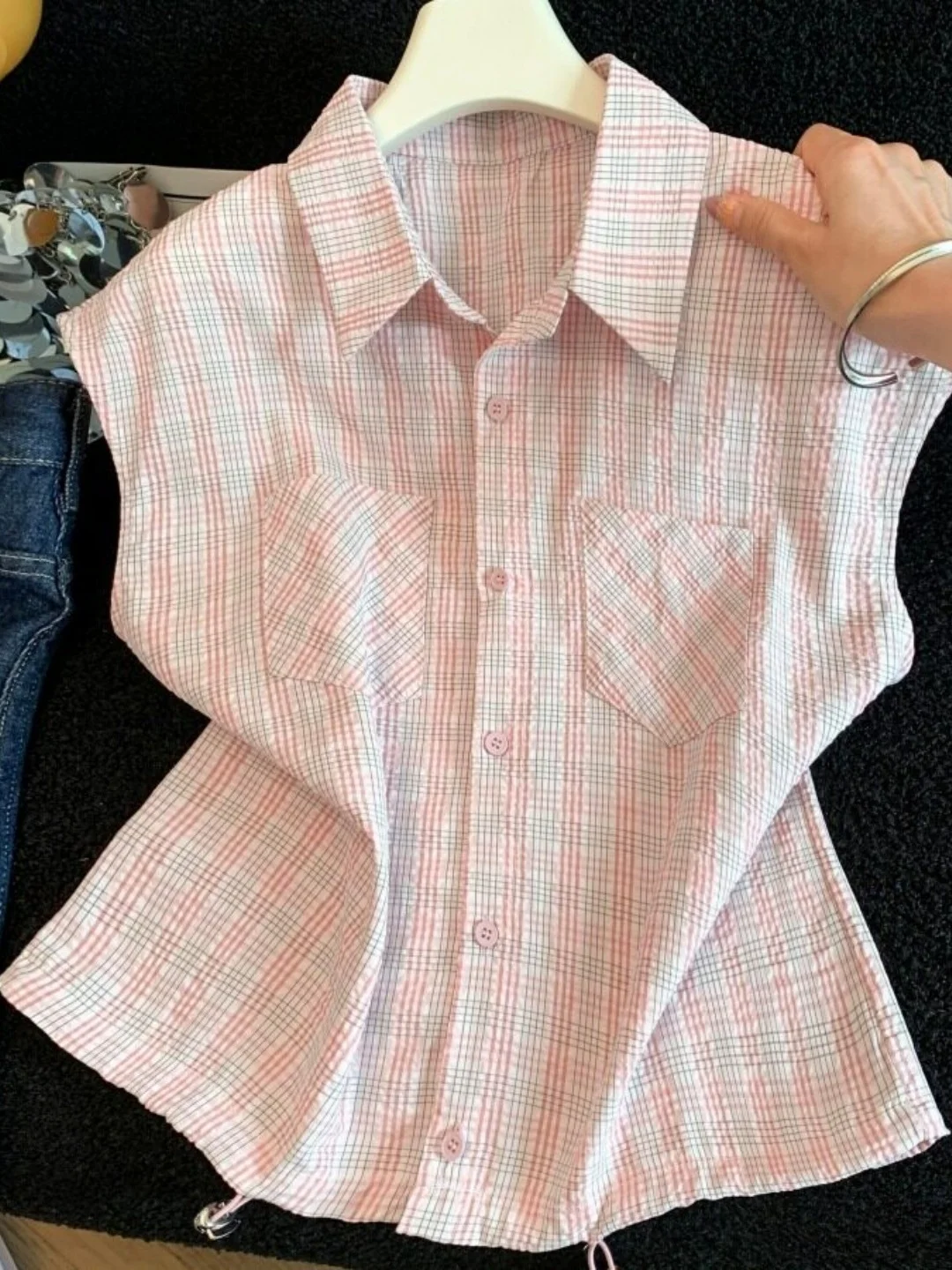 Korean Style Collar Sleeveless Shirt Women's Summer New Design Loose Drawstring Top Plaid Pattern Fashionable Unisex
Korean Style Collar Sleeveless Shirt Women's Summer New Design Loose Drawstring Top Plaid Pattern Fashionable Unisex