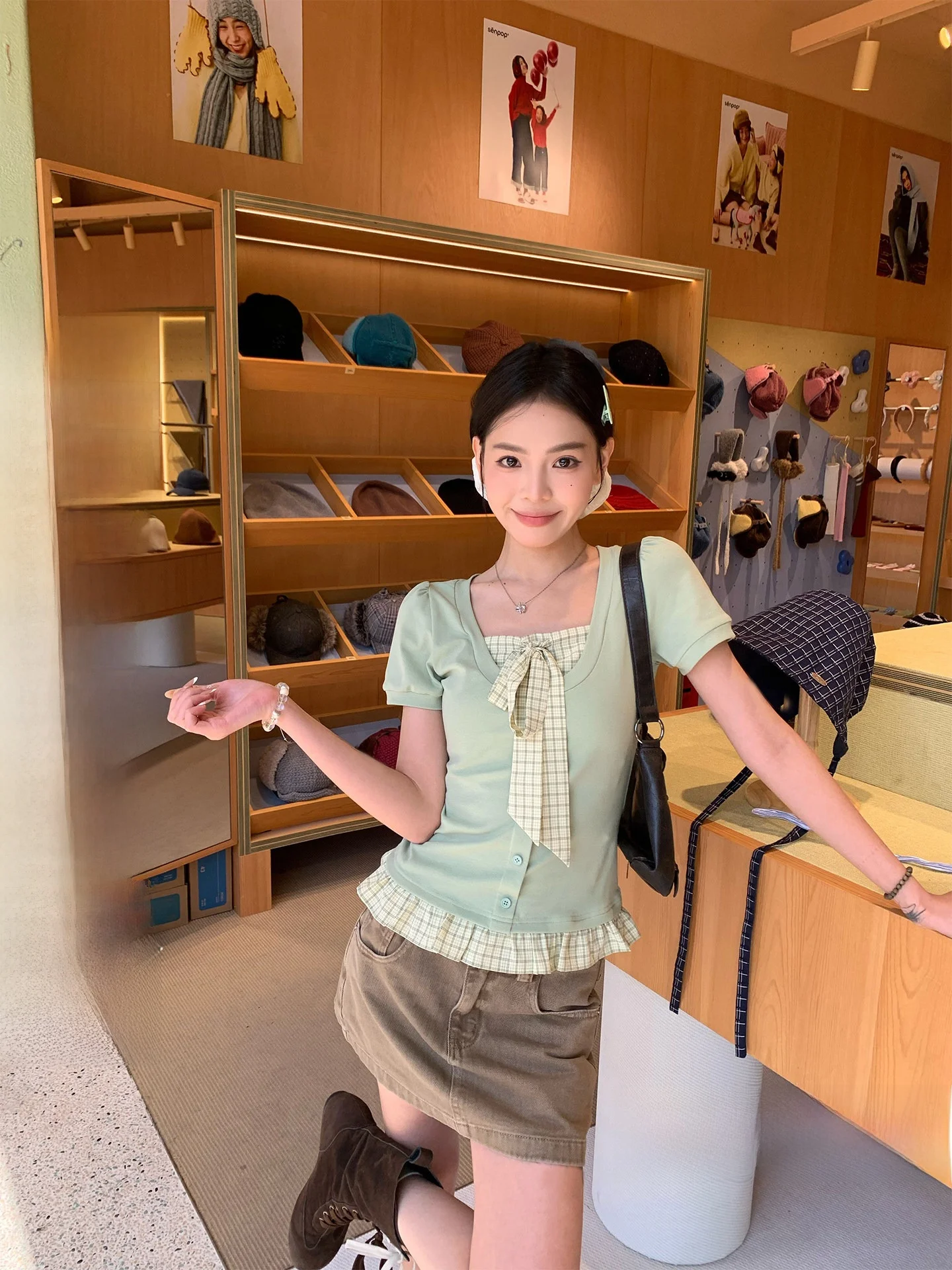 Green Short Sleeve T-Shirt Women's Summer Korean Style Artistic Knot Design Sense Small Top by Song Zhengen
Green Short Sleeve T-Shirt Women's Summer Korean Style Artistic Knot Design Sense Small Top by Song Zhengen