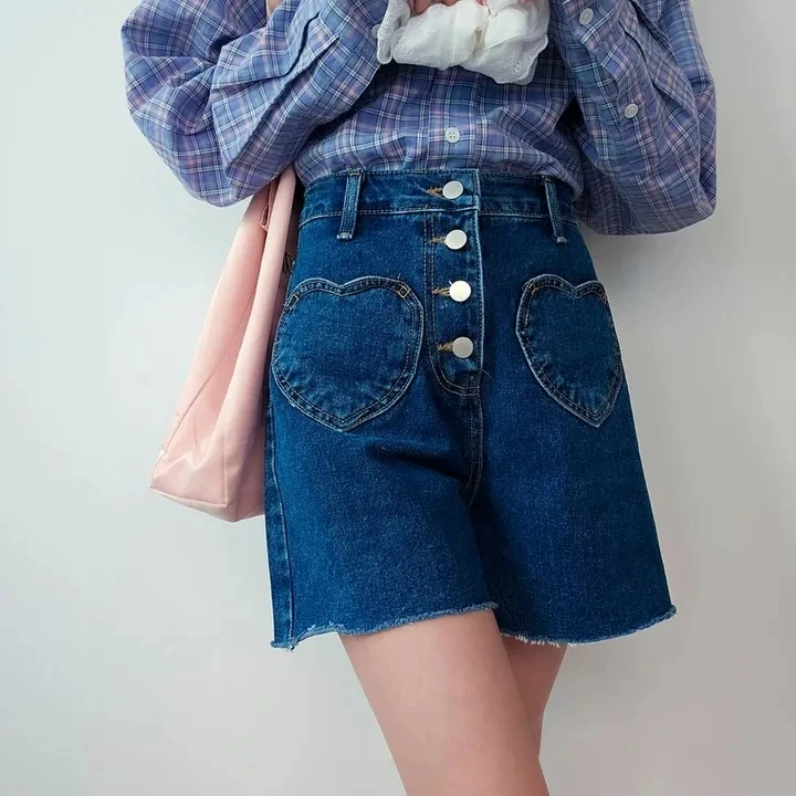 Retro Washed Wide Leg Denim Shorts Women's Heart Pocket Patchwork Jeans High Waist Blue Denim Summer Trendy Youthful
Retro Washed Wide Leg Denim Shorts Women's Heart Pocket Patchwork Jeans High Waist Blue Denim Summer Trendy Youthful
