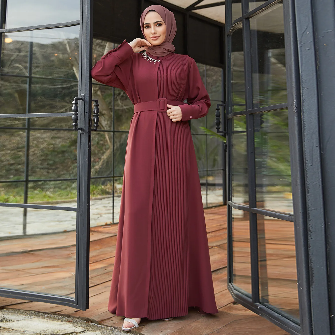 A1439 elegant nail bead pleated slim fit dress Muslim long dress (excluding headscarf)
A1439 elegant nail bead pleated slim fit dress Muslim long dress (excluding headscarf)