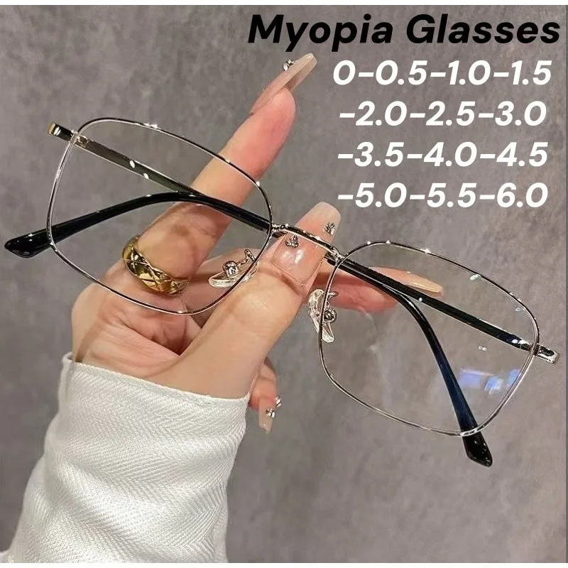 Women's Vintage Square Myopia Glasses Men Business Anti Blue Light Near Sight Eyeglasses Luxury Metal Frame Minus Sight Eyewear
Women's Vintage Square Myopia Glasses Men Business Anti Blue Light Near Sight Eyeglasses Luxury Metal Frame Minus Sight Eyewear
