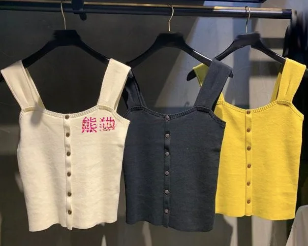 Pure round M Home Popular New Japanese Style Button Decorative Slim Fit Knitted Vest Women Cotton Fabric Color Sweet Style
Pure round M Home Popular New Japanese Style Button Decorative Slim Fit Knitted Vest Women Cotton Fabric Color Sweet Style