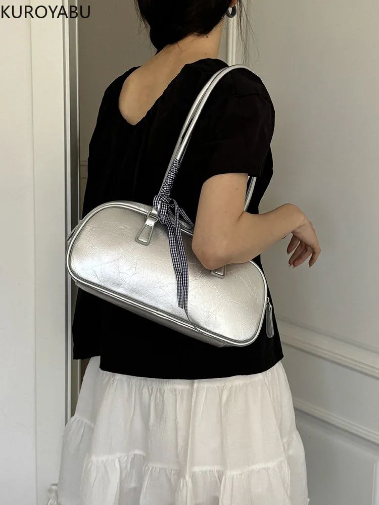 Large Capacity Silver Bag Women Portable Pillow Bag All-Match Shoulder Underarm Bag Women's Handbag Casual Boston Commuting Bags
Large Capacity Silver Bag Women Portable Pillow Bag All-Match Shoulder Underarm Bag Women's Handbag Casual Boston Commuting Bags
