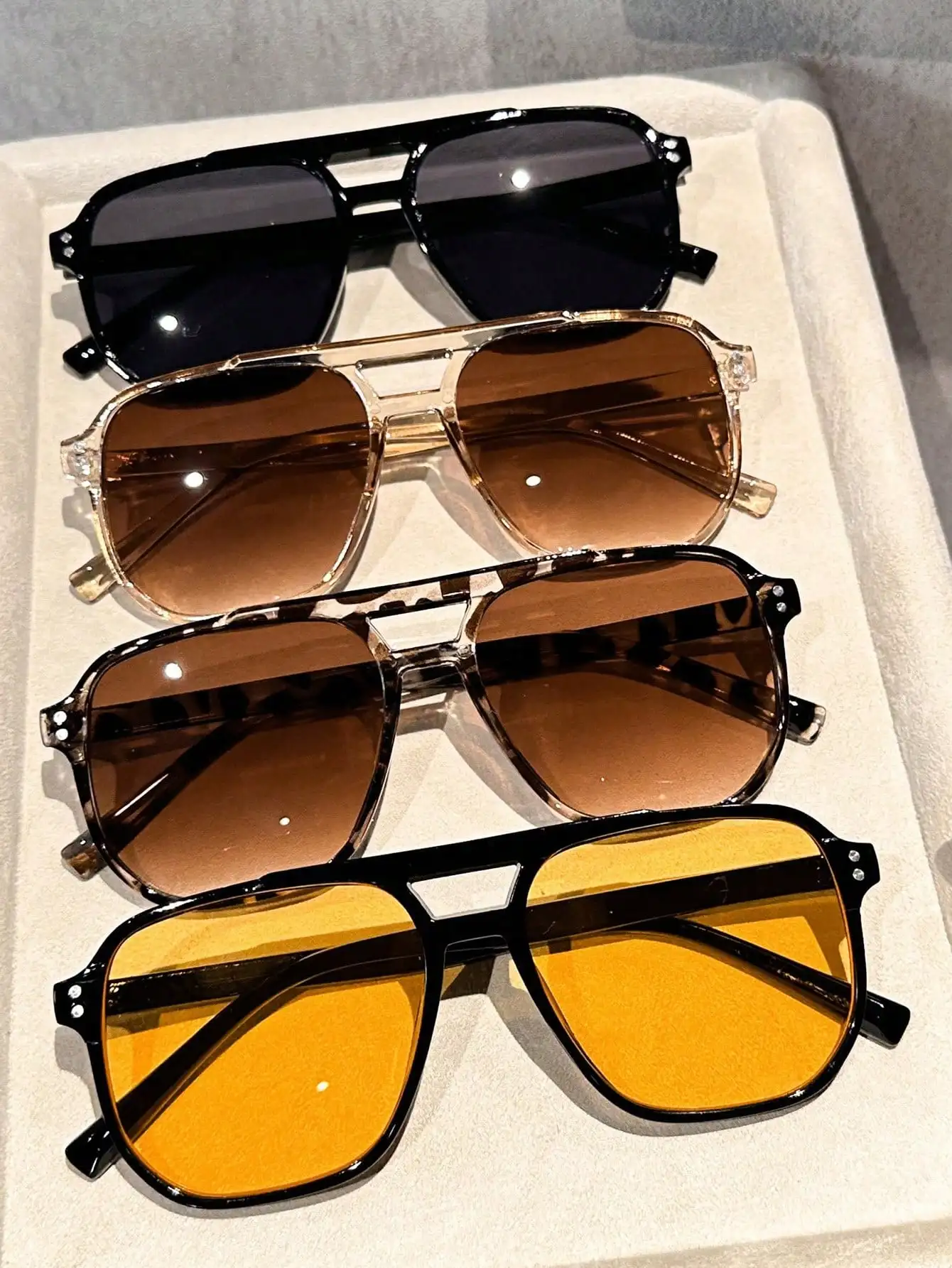 4-Pack Pilot-Style Sunglasses Set: Black, Clear Gold, Tortoise, Amber Lens - UV400 Protection
4-Pack Pilot-Style Sunglasses Set: Black, Clear Gold, Tortoise, Amber Lens - UV400 Protection