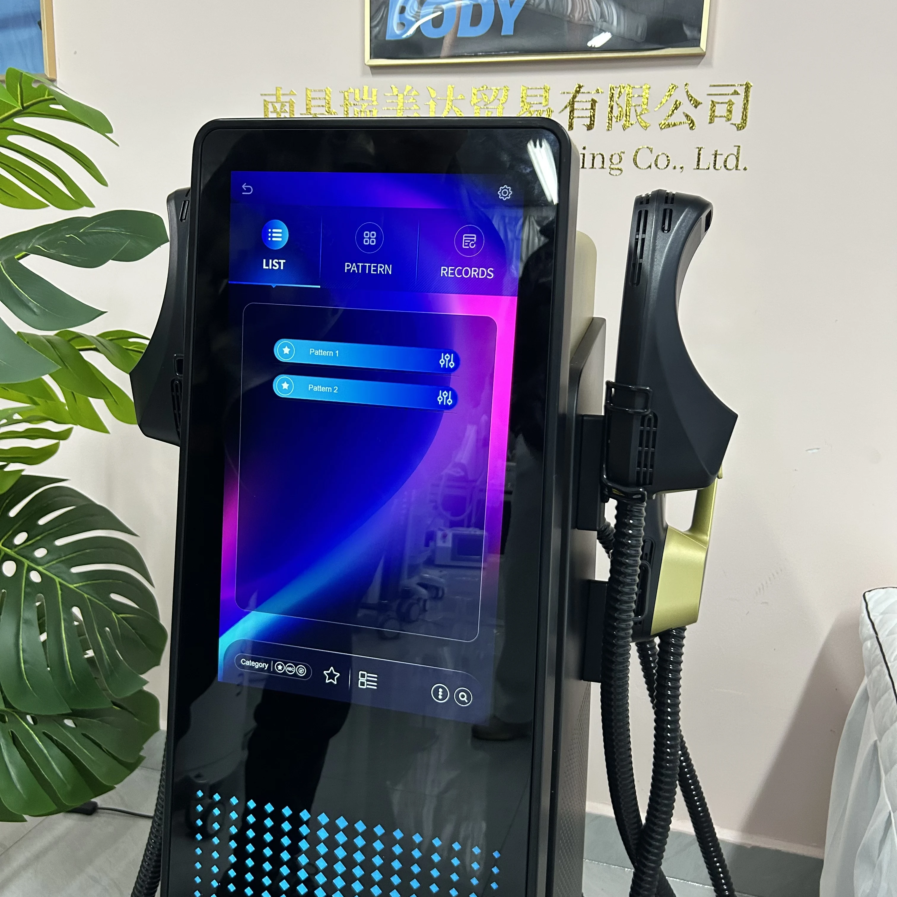 EMS Body Sculpting Machine RF MYOSLIM HI-emt 6500W Muscle Toning Fat Reduction Body Shaping Tighten Skin For Beauty Salons
EMS Body Sculpting Machine RF MYOSLIM HI-emt 6500W Muscle Toning Fat Reduction Body Shaping Tighten Skin For Beauty Salons