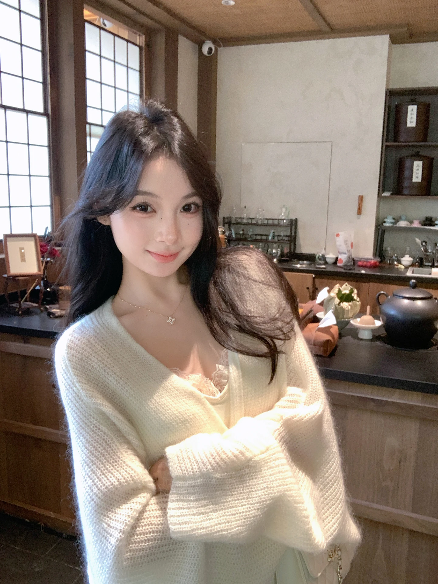 Женский шерстяной кардиган ZhouYeye, белый, с V-образным вырезом, длинными рукавами, осенне-зимний, свободного кроя
Женский шерстяной кардиган ZhouYeye, белый, с V-образным вырезом, длинными рукавами, осенне-зимний, свободного кроя