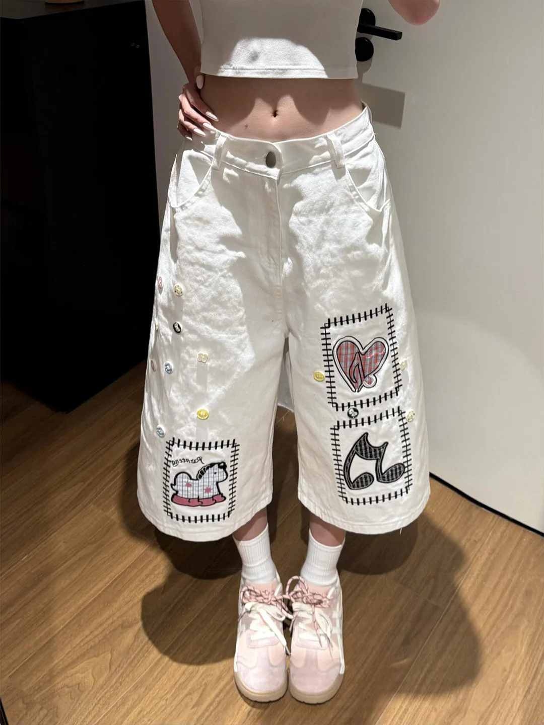 High Waist Wide Leg Short Jeans Women's Summer Thin Cotton Embroidered Heart Shaped Pocket Loose Fit Straight Cut Trousers
High Waist Wide Leg Short Jeans Women's Summer Thin Cotton Embroidered Heart Shaped Pocket Loose Fit Straight Cut Trousers
