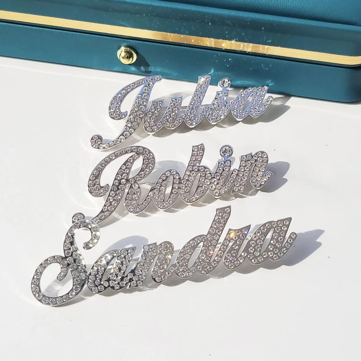DUOYING Custom Name Brooches Personalized Script Letter Custom Name Brooch Pins Logo Lapel Pins Women Jewelry Gift For Her
DUOYING Custom Name Brooches Personalized Script Letter Custom Name Brooch Pins Logo Lapel Pins Women Jewelry Gift For Her
