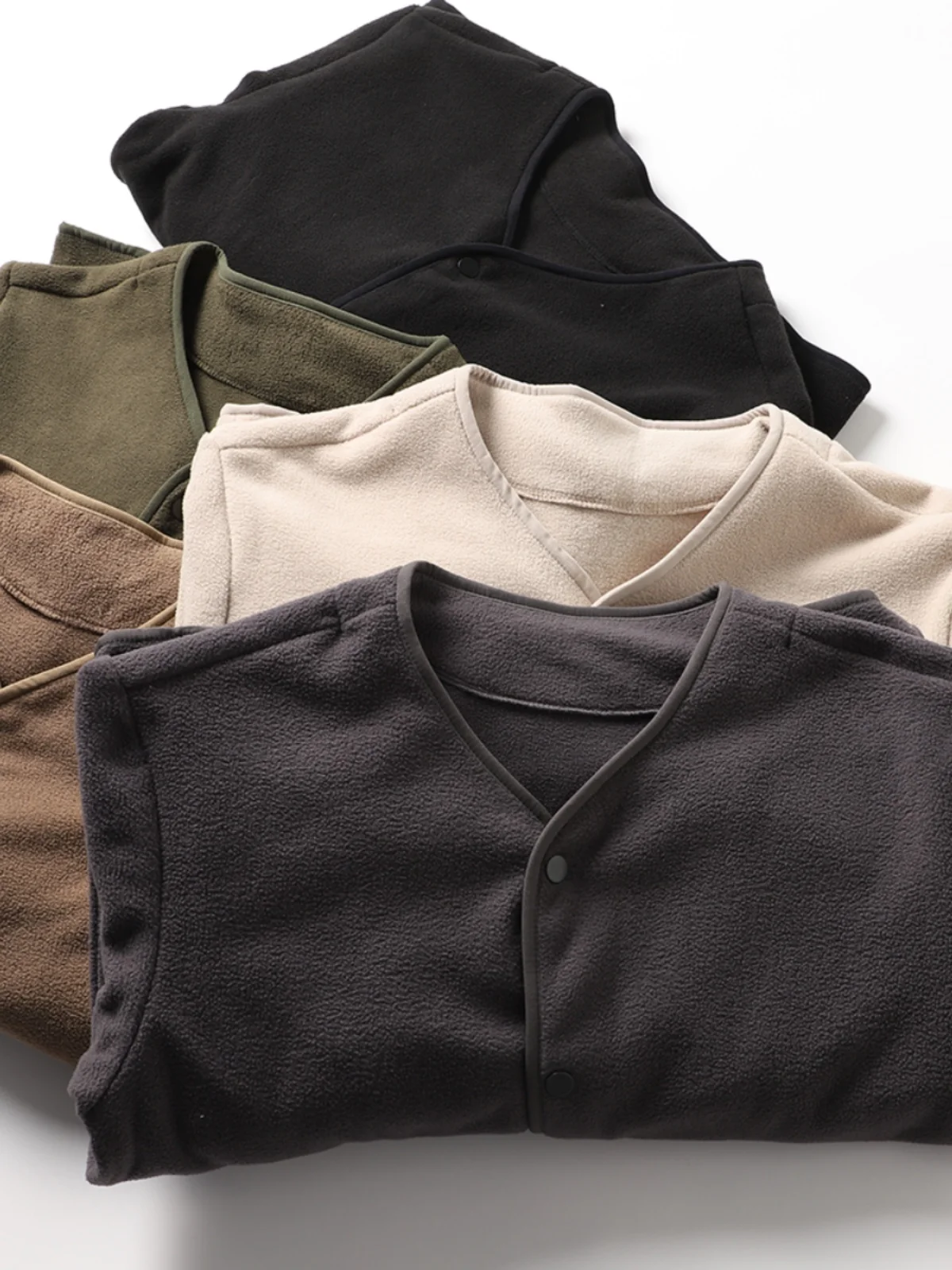 Самонагревающийся двусторонний флисовый кардиган в винтажном стиле без подкладки, верхняя одежда для мужчин, осень-зима, молодежная мода
Самонагревающийся двусторонний флисовый кардиган в винтажном стиле без подкладки, верхняя одежда для мужчин, осень-зима, молодежная мода