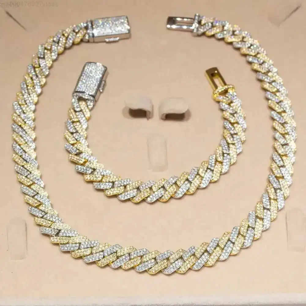 Birthday Gift Scintillating 18k Glad Plated Silver 15mm Two Tone Hip Hop Cuban Link Chain Moissanite
Birthday Gift Scintillating 18k Glad Plated Silver 15mm Two Tone Hip Hop Cuban Link Chain Moissanite