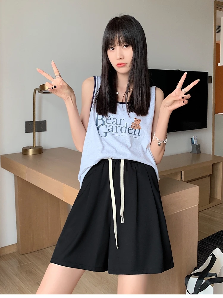 Ice Silk Wide Leg Five-Point Pants Women's Summer New plus Size Super Large Casual Loose Comfortable Slimming Shorts
Ice Silk Wide Leg Five-Point Pants Women's Summer New plus Size Super Large Casual Loose Comfortable Slimming Shorts