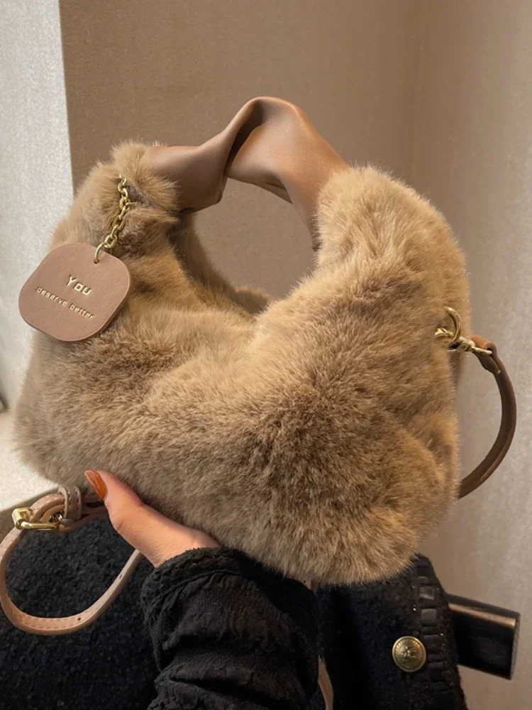 Foufurieux Design Handbags Women 2024 Winter New Warm Soft Plush Tote Bag Shopping Bags Messenger Shoulder Bag Ladies Wallets
Foufurieux Design Handbags Women 2024 Winter New Warm Soft Plush Tote Bag Shopping Bags Messenger Shoulder Bag Ladies Wallets