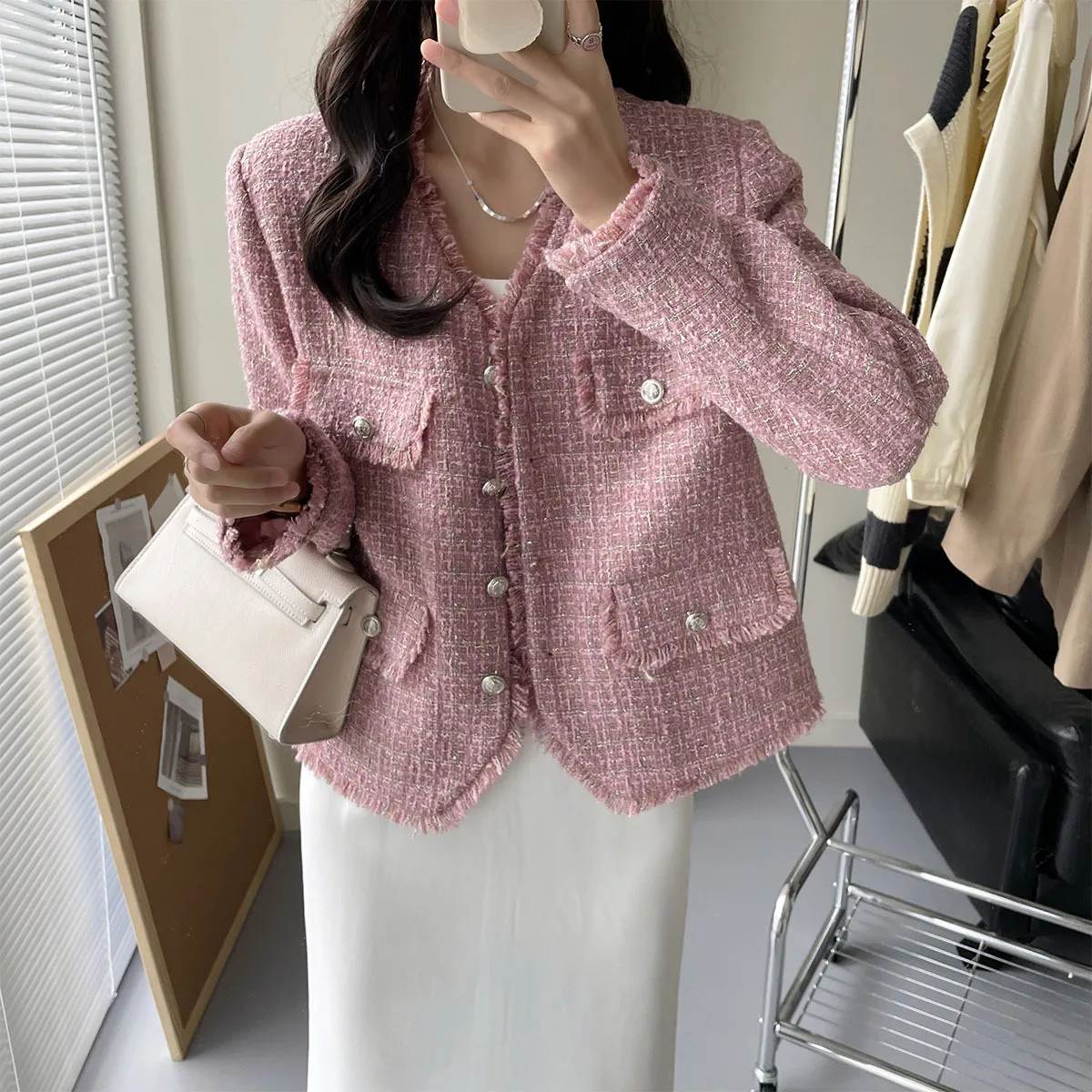 Women's White Pink Temperament Gentle V-Neck Tassel Coat Autumn New Gold Plaid Jacket
Women's White Pink Temperament Gentle V-Neck Tassel Coat Autumn New Gold Plaid Jacket