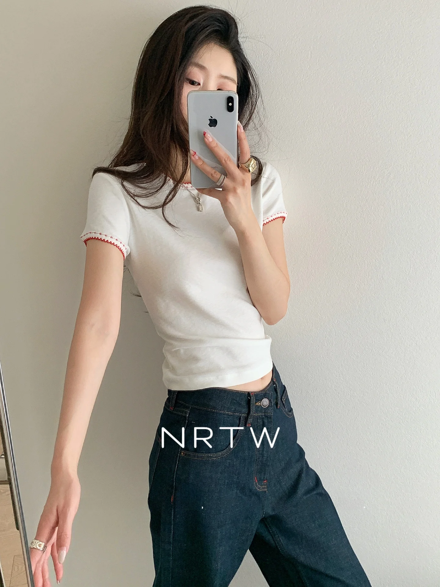 Футболка Slim Fit с коротким рукавом, вышивкой и бисером по низу, цвета NRTW Li Jia En, весна 2026, для повседневной носки, с круглым вырезом, короткий рукав, L
Футболка Slim Fit с коротким рукавом, вышивкой и бисером по низу, цвета NRTW Li Jia En, весна 2026, для повседневной носки, с круглым вырезом, короткий рукав, L