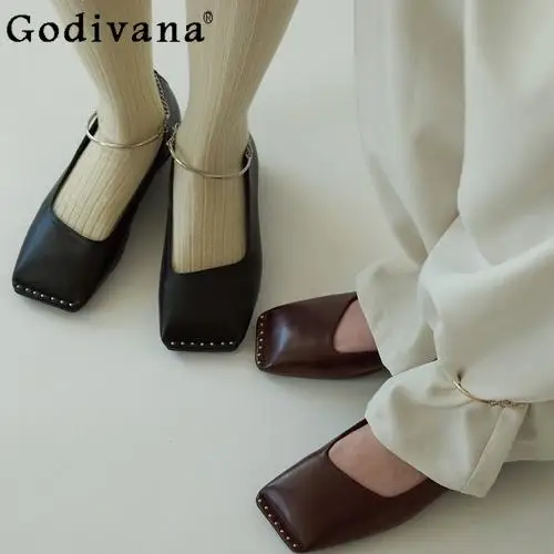 French Vintage Square Head Pumps Women's Japanese Sweet Mary Jane Shoes Office Lady Spring Flat Shoes Female Leather Shoes
French Vintage Square Head Pumps Women's Japanese Sweet Mary Jane Shoes Office Lady Spring Flat Shoes Female Leather Shoes