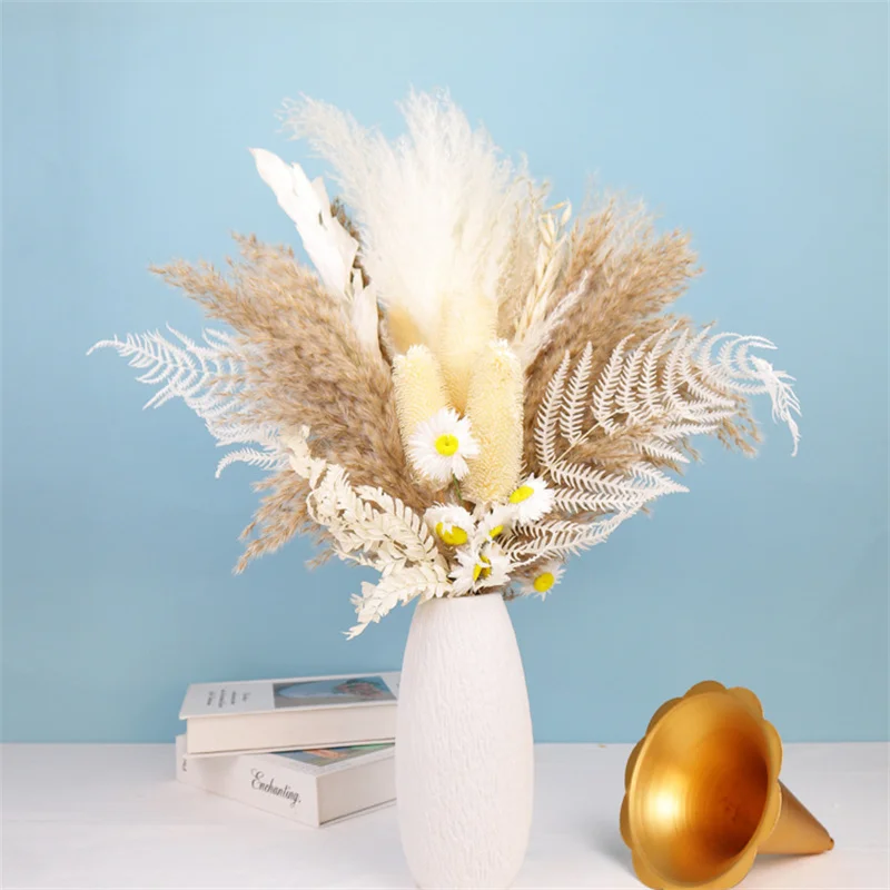 High Quality Dry Flowers For Decoration Party Crafts Pampas Grass Natural Bulrush Wholesale Wedding Home Decor Exotic Plants
High Quality Dry Flowers For Decoration Party Crafts Pampas Grass Natural Bulrush Wholesale Wedding Home Decor Exotic Plants