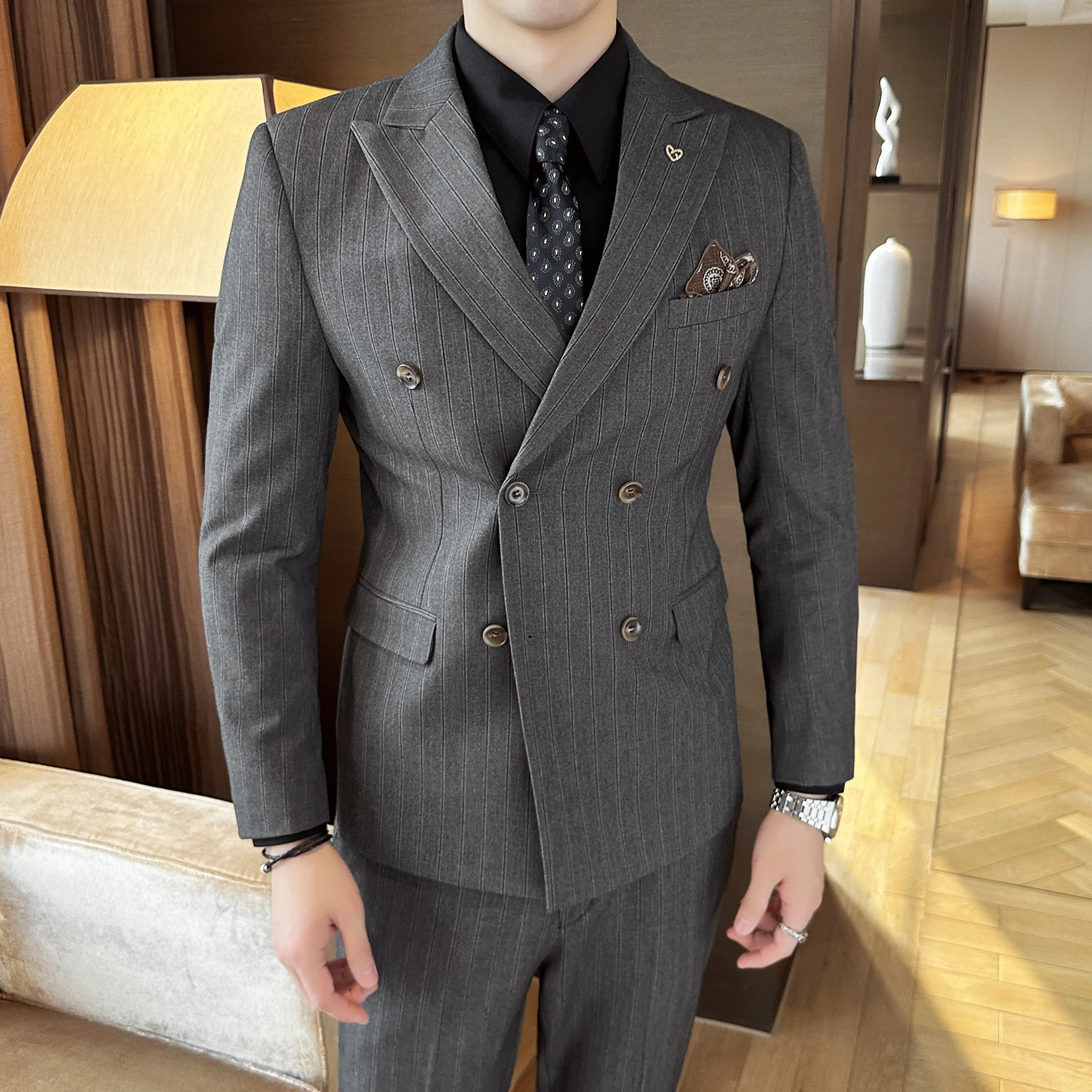 2025 Korean-Style British High-Quality Autumn Winter Three-Piece Suit Set Fashionable Cool Versatile Striped Men's Clothing
2025 Korean-Style British High-Quality Autumn Winter Three-Piece Suit Set Fashionable Cool Versatile Striped Men's Clothing