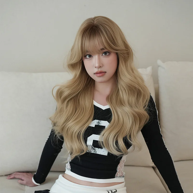 Женский длинный волнистый парик, полностью закрывающий голову, из синтетического волокна, длинные волнистые волосы золотистого цвета.
Женский длинный волнистый парик, полностью закрывающий голову, из синтетического волокна, длинные волнистые волосы золотистого цвета.