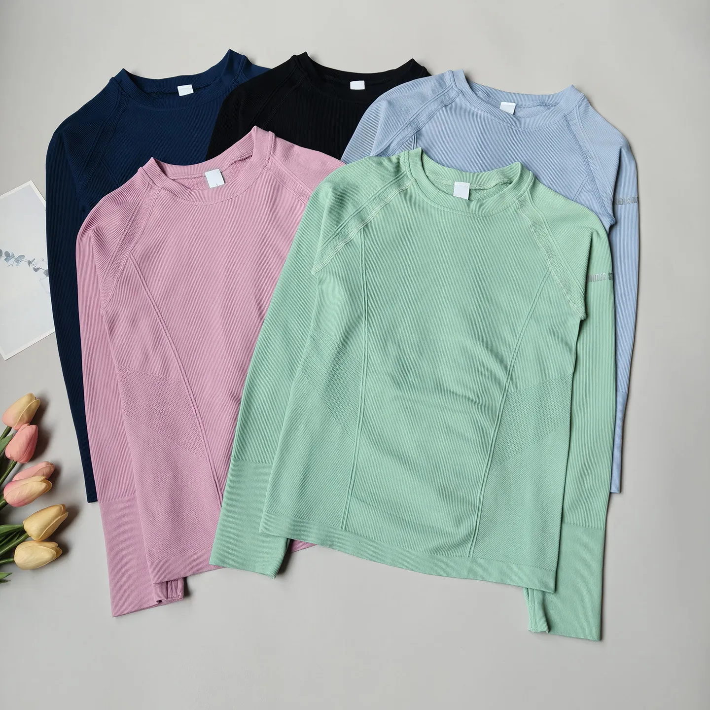 Женский облегающий тренировочный топ с длинными рукавами, дышащая быстросохнущая рубашка для йоги для тренировок по бегу и пилатесу
Женский облегающий тренировочный топ с длинными рукавами, дышащая быстросохнущая рубашка для йоги для тренировок по бегу и пилатесу