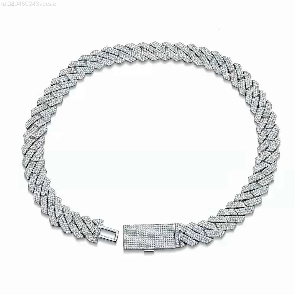Customize 50cm Length S925 Silver Inlaid Moissanite Mens Cuban Necklace Jewelry Hiphop Style
Customize 50cm Length S925 Silver Inlaid Moissanite Mens Cuban Necklace Jewelry Hiphop Style