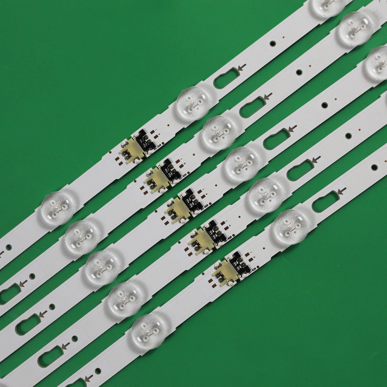 LED Backlight Strip for UE40JU6472 UE40JU6072 UE40MU6125 UE40MU6122 UE40MU6120 UE40MU6100 UE40MU6195 UN40JU640D
LED Backlight Strip for UE40JU6472 UE40JU6072 UE40MU6125 UE40MU6122 UE40MU6120 UE40MU6100 UE40MU6195 UN40JU640D