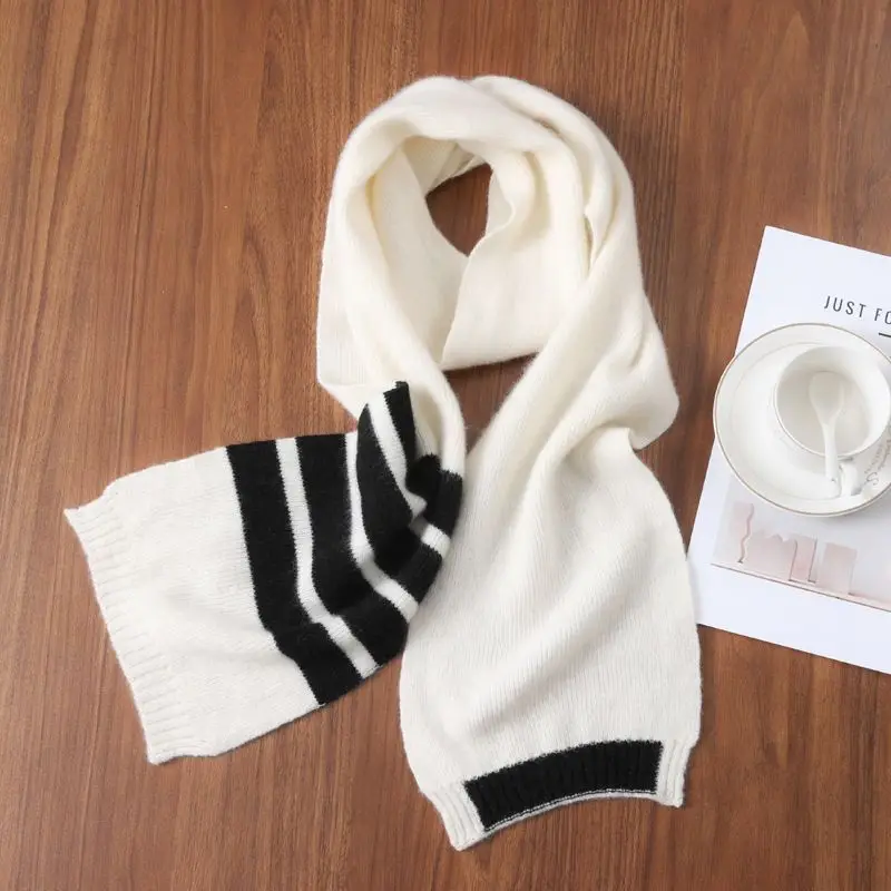 Autumn and winter scarves,men's and women's Korean knitted scarf, versatile and warm, striped neck protection,shawl
Autumn and winter scarves,men's and women's Korean knitted scarf, versatile and warm, striped neck protection,shawl