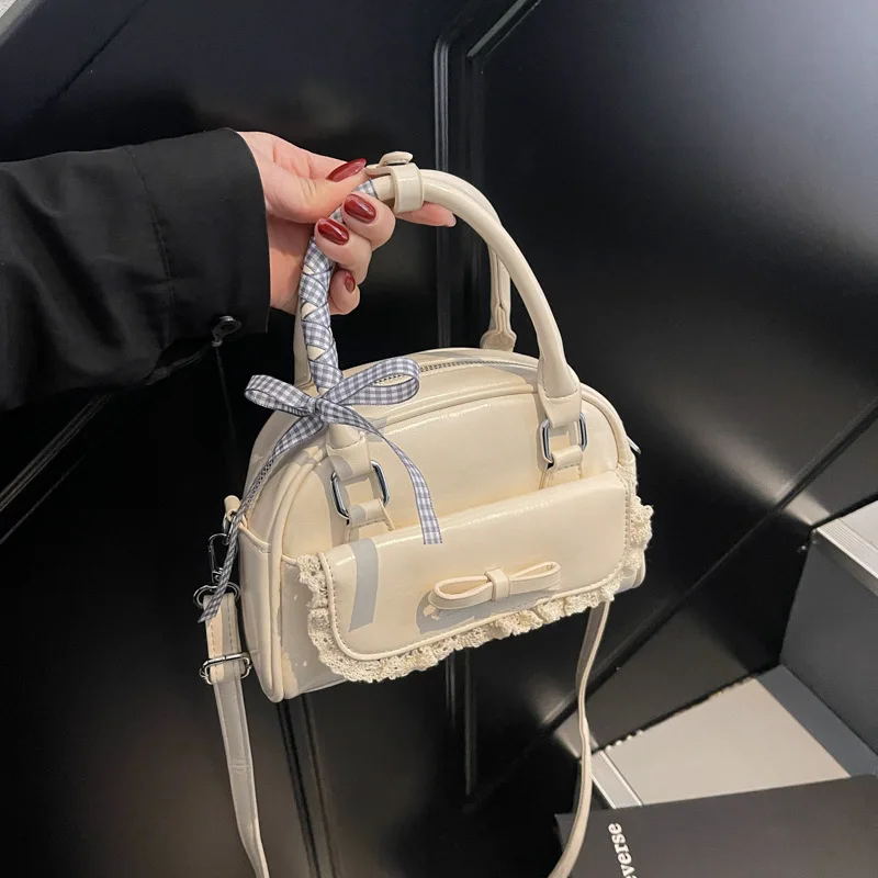 One Shoulder Messenger Bag, Handbag, Small Fresh Bowling Bag 2025 New Versatile Korean Version Fashion Square Bag
One Shoulder Messenger Bag, Handbag, Small Fresh Bowling Bag 2025 New Versatile Korean Version Fashion Square Bag