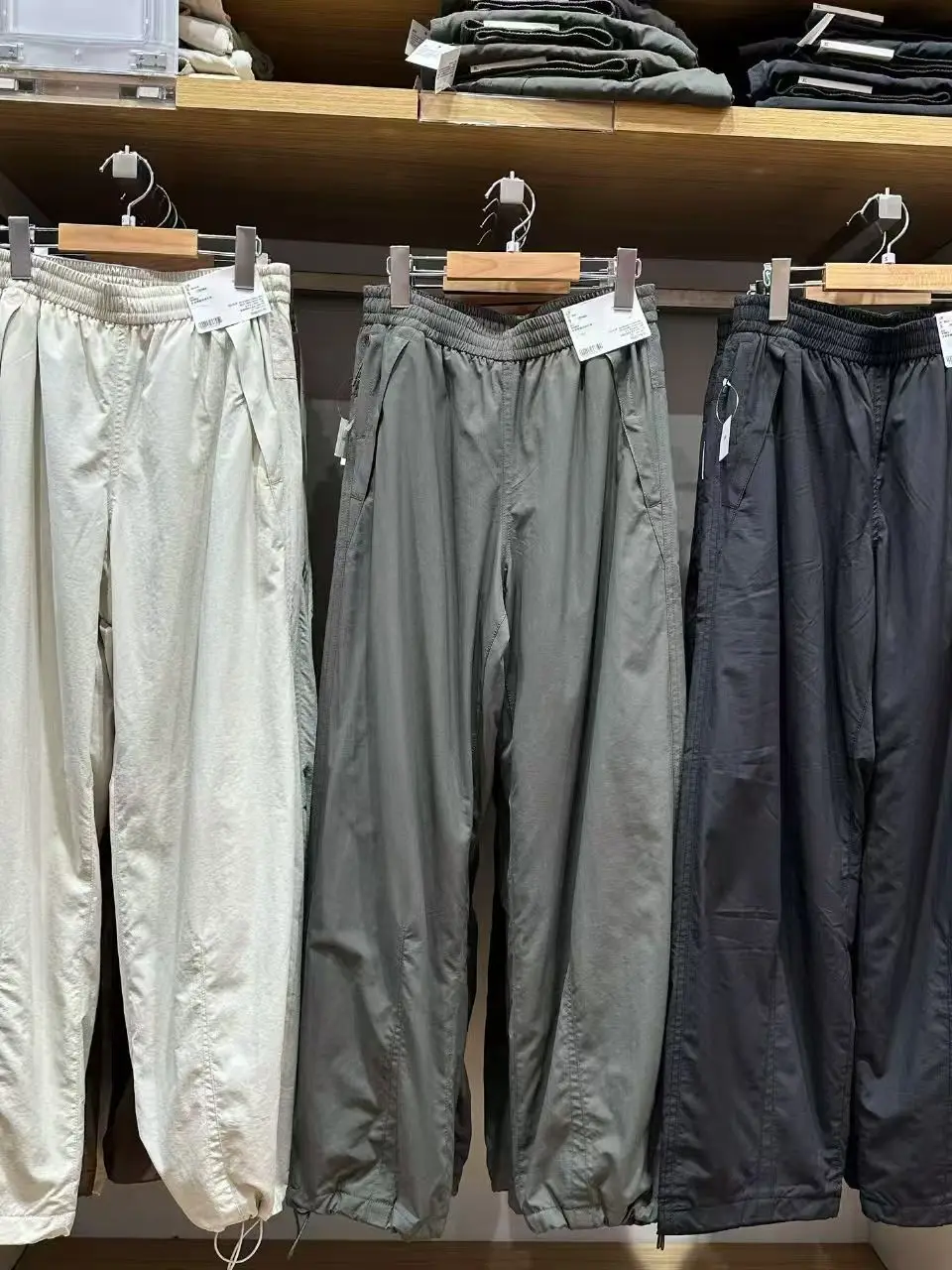 Теплые повседневные длинные брюки для мужчин, рабочие штаны из хлопка и полиэстера с эластичным поясом, средней посадки, для весеннего сезона, комфортная посадка
Теплые повседневные длинные брюки для мужчин, рабочие штаны из хлопка и полиэстера с эластичным поясом, средней посадки, для весеннего сезона, комфортная посадка