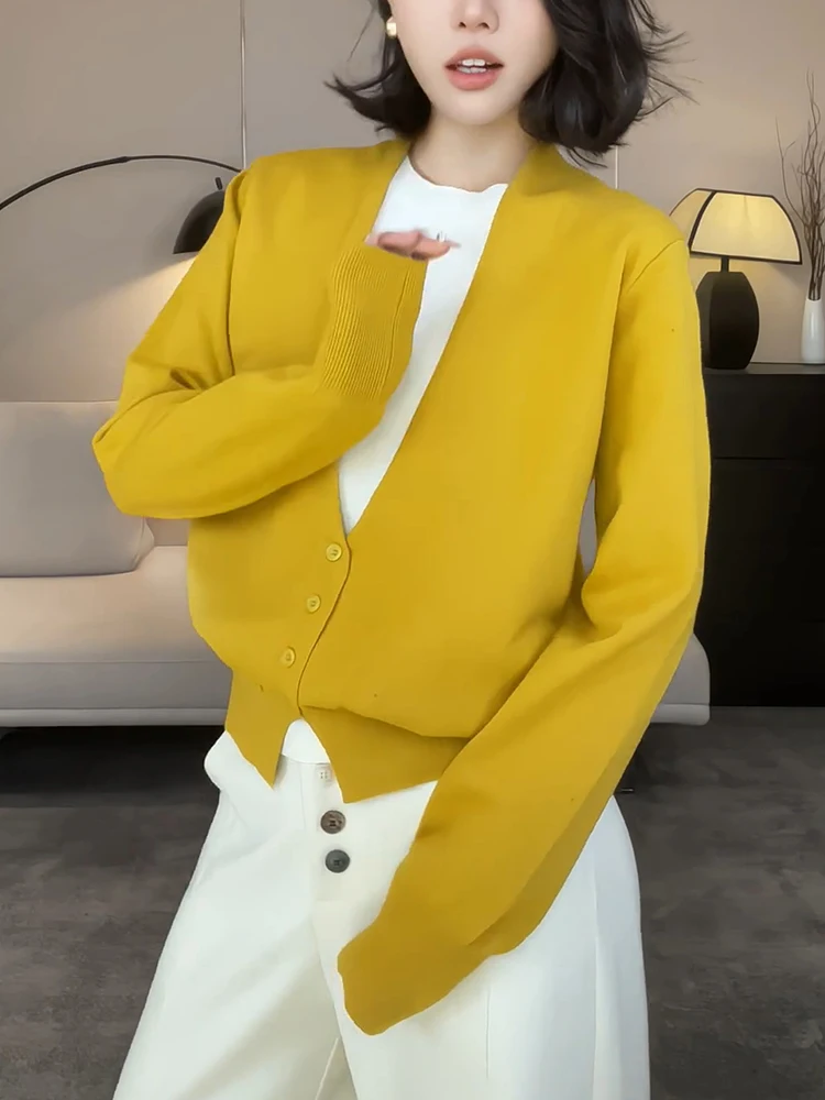 Новинка 2024: Корейский элегантный облегающий вязаный свитер с цветовыми блоками, повседневный, больших размеров, белый, модный, для коррекции фигуры
Новинка 2024: Корейский элегантный облегающий вязаный свитер с цветовыми блоками, повседневный, больших размеров, белый, модный, для коррекции фигуры