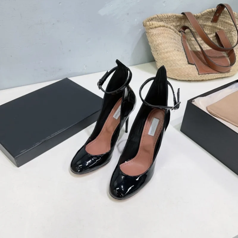 Fashionable round toe high heeled women's shoes, glossy patent leather horse hair sexy one line strap, Mary Jane shoes
Fashionable round toe high heeled women's shoes, glossy patent leather horse hair sexy one line strap, Mary Jane shoes