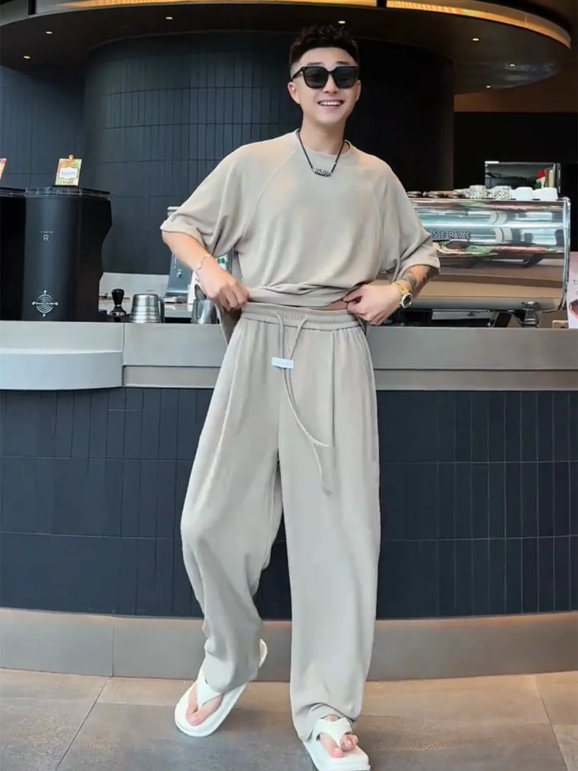 Men's Summer Fashion Knitted Short Sleeve T-Shirt And Casual Pants Two-Piece Set Lightweight Breathable Comfortable Polyester...
Men's Summer Fashion Knitted Short Sleeve T-Shirt And Casual Pants Two-Piece Set Lightweight Breathable Comfortable Polyester...