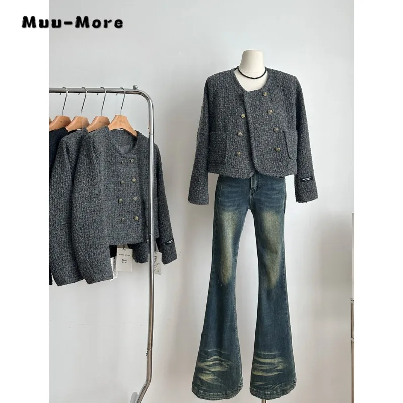2023 Autumn Vintage Style Double Breasted Round Neck Short Jacket Winter Women Office Lady Outerwear Fashion Luxury Solid Coat
2023 Autumn Vintage Style Double Breasted Round Neck Short Jacket Winter Women Office Lady Outerwear Fashion Luxury Solid Coat