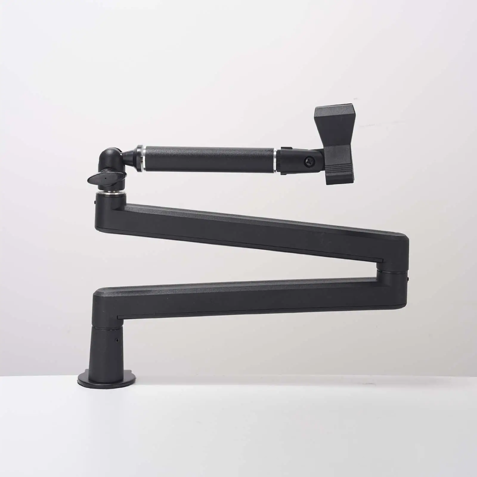 Capacitor Microphone Stand 3 Sections Universal Accessory Rotating Microphone Stand for Desktop Microphone Support Bracket
Capacitor Microphone Stand 3 Sections Universal Accessory Rotating Microphone Stand for Desktop Microphone Support Bracket