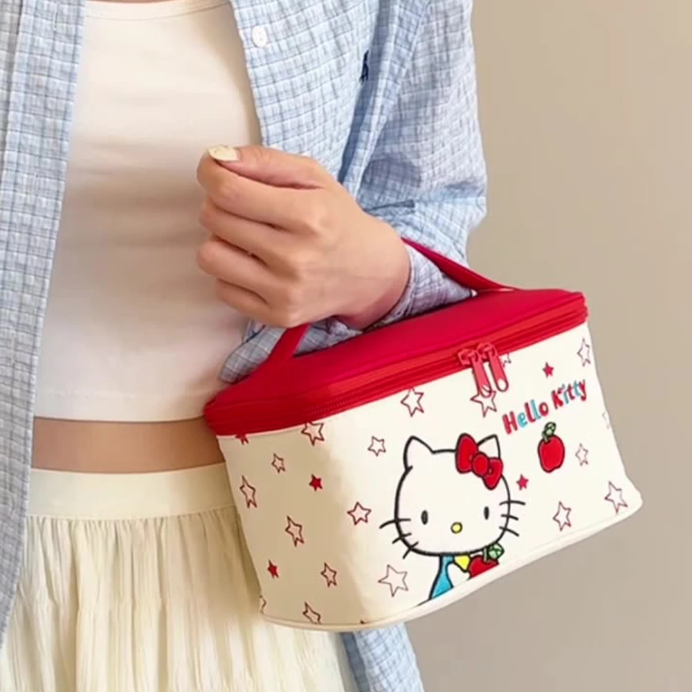 Аниме Hello Kitty косметичка Sanrio Kawaii Cinnamoroll большая вместительная косметичка портативная дорожная сумка для хранения на открытом воздухе подарок 
Аниме Hello Kitty косметичка Sanrio Kawaii Cinnamoroll большая вместительная косметичка портативная дорожная сумка для хранения на открытом воздухе подарок