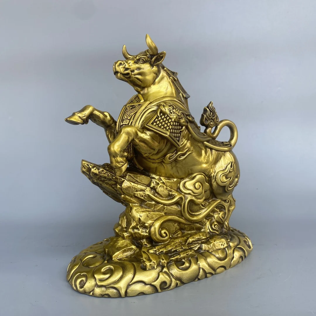 9"Tibetan Temple Collection Old Brass Bull Statue Blessing Cattle Bullish Bullfight Amass wealth Ornaments Town house Exorcism
9"Tibetan Temple Collection Old Brass Bull Statue Blessing Cattle Bullish Bullfight Amass wealth Ornaments Town house Exorcism