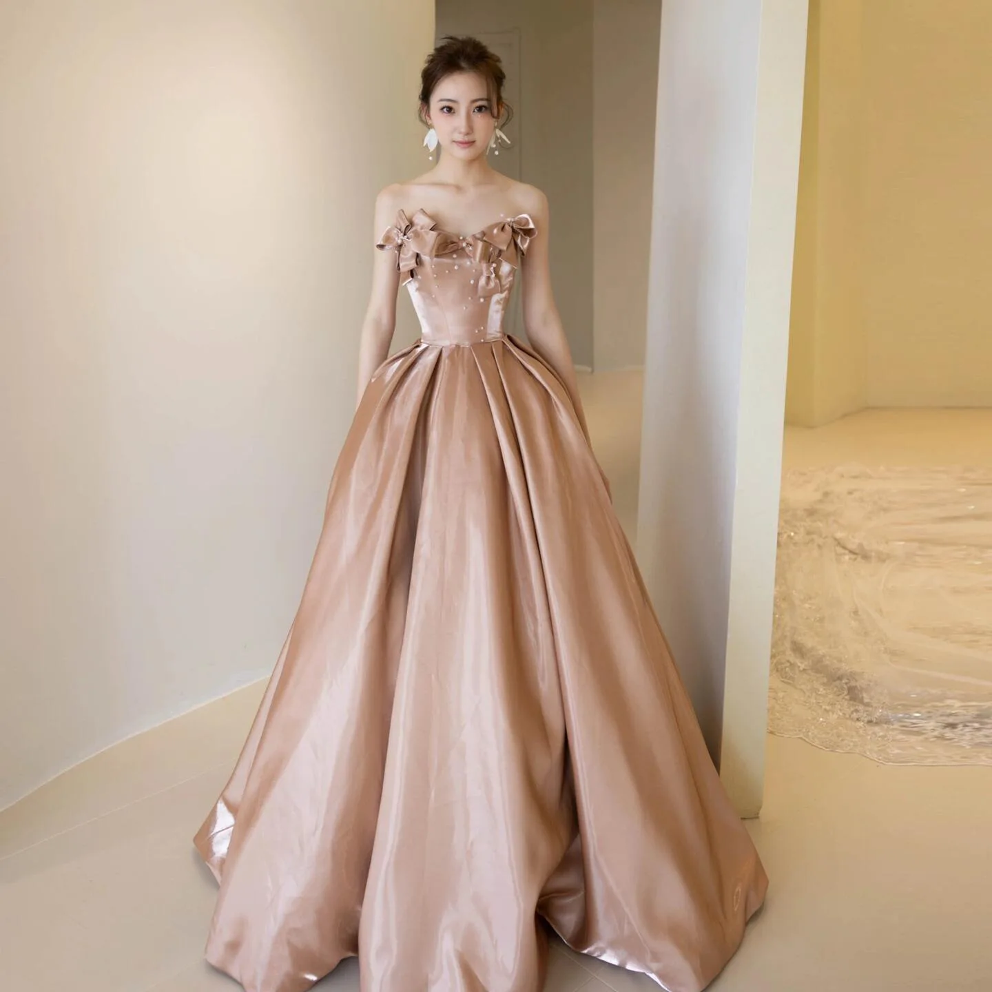 Свадебное платье из атласной ткани, вечернее платье на день рождения, вечернее бальное платье с высокой талией, тостер для невесты, официальное бальное платье
Свадебное платье из атласной ткани, вечернее платье на день рождения, вечернее бальное платье с высокой талией, тостер для невесты, официальное бальное платье