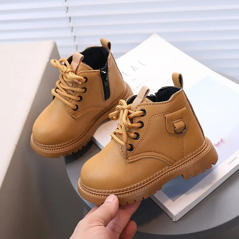 Boys Girls Motorcycle Boots with Metal Decoration Kids Ankle Boots Soft Sole 2024 New Children Short Boots Fashion Versatile
Boys Girls Motorcycle Boots with Metal Decoration Kids Ankle Boots Soft Sole 2024 New Children Short Boots Fashion Versatile