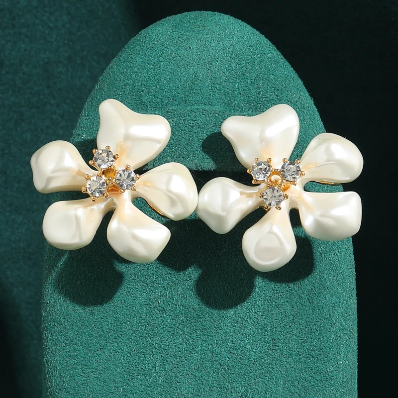 Large Vintage Baroque Pearl Flower Stud Earring Antique Gold Plated Women Party Charm Jewelry Luxury High Accessories 2026 Trend
Large Vintage Baroque Pearl Flower Stud Earring Antique Gold Plated Women Party Charm Jewelry Luxury High Accessories 2026 Trend