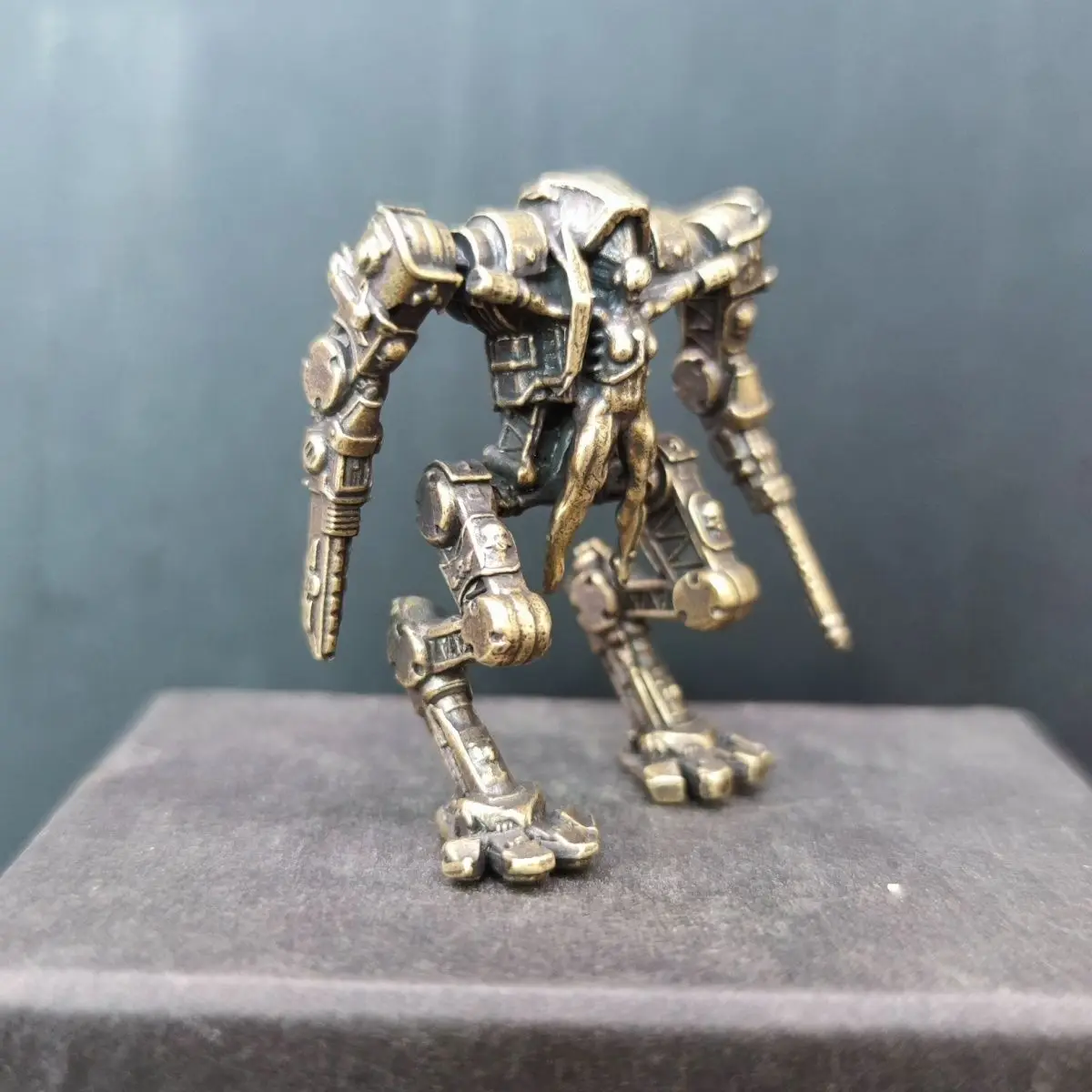 Solid Copper Steampunk Antique Finished 1/87 Scale Model with Rust Patina,Unpainted Base for Diorama & Custom Painting Projects
Solid Copper Steampunk Antique Finished 1/87 Scale Model with Rust Patina,Unpainted Base for Diorama & Custom Painting Projects