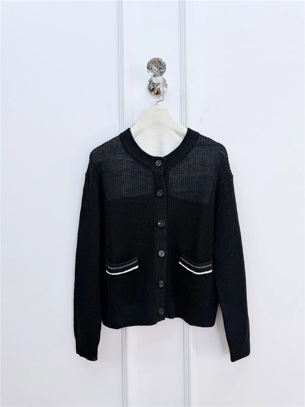 Women's New Early Autumn Round Neck Heavy duty Nail Bead Pocket Hollow Hemp Knitted Cardigan
Women's New Early Autumn Round Neck Heavy duty Nail Bead Pocket Hollow Hemp Knitted Cardigan