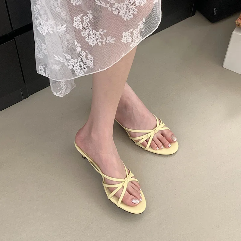 New 2026 Fashion Butterfly-Knot Ladies Low Heel Slippers Shoes Round Toe Women Heeled Slippers Shoes Female Slides Sandals Pumps
New 2026 Fashion Butterfly-Knot Ladies Low Heel Slippers Shoes Round Toe Women Heeled Slippers Shoes Female Slides Sandals Pumps