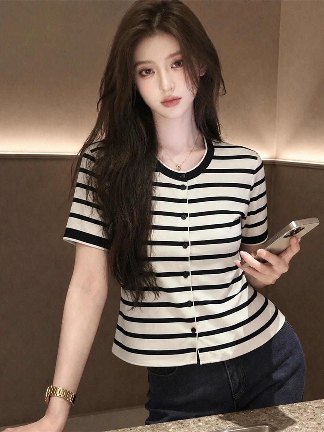 Korean Style Single Button round Neck Patchwork Color Short Sleeve Striped Design Summer Slim Fit T-Shirt Versatile Small Shirt
Korean Style Single Button round Neck Patchwork Color Short Sleeve Striped Design Summer Slim Fit T-Shirt Versatile Small Shirt