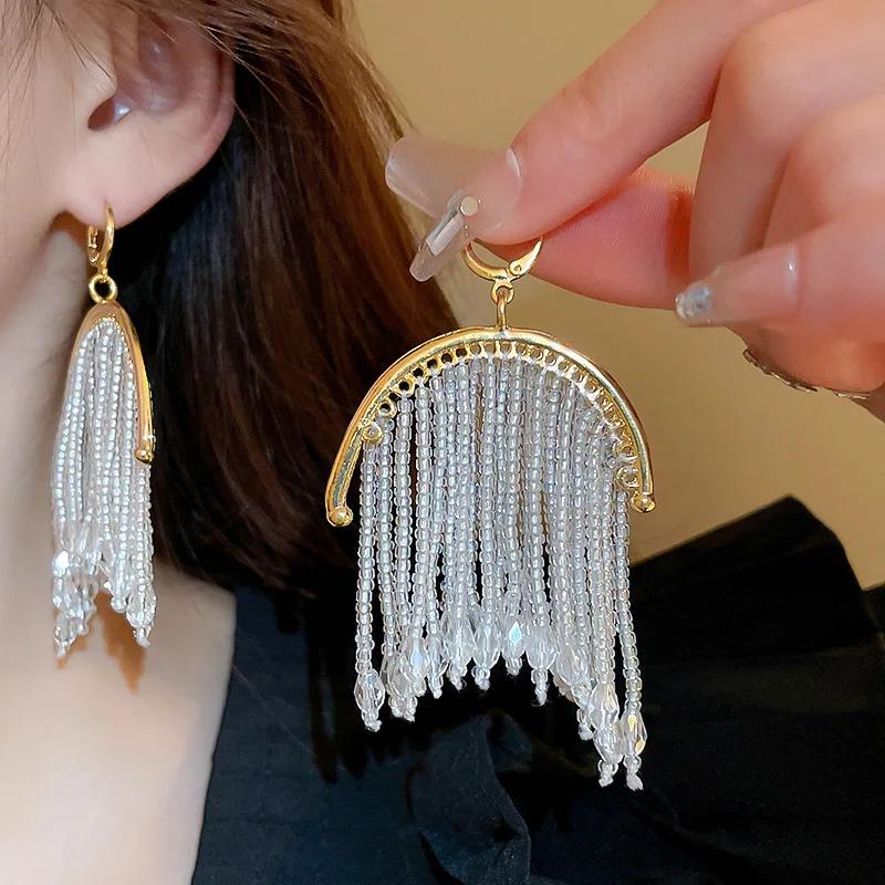 MOGAKU C-shaped Women Tassel Earring Fashion Boho Geometric White Crystal Beaded Dangle Earrings Girls Party Accessories Jewelry
MOGAKU C-shaped Women Tassel Earring Fashion Boho Geometric White Crystal Beaded Dangle Earrings Girls Party Accessories Jewelry